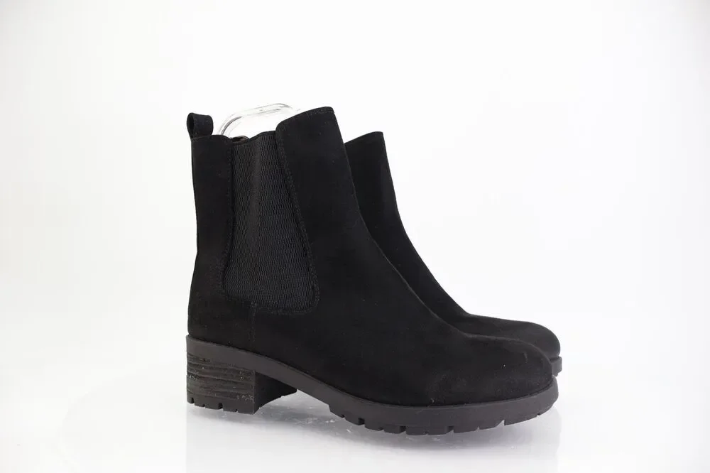 Born BOC Womens Chelsea Boot Size 11 Black Block Heel Bootie Lug Sole Comfy